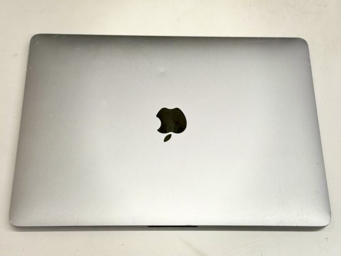 【修理事例】MacBook Pro A2251 バッテリー劣化による交換修理