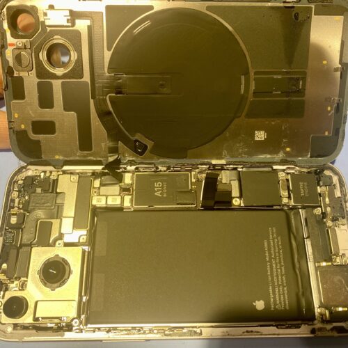 スマホが水没したときの正しい対処法｜修理スタッフが解説